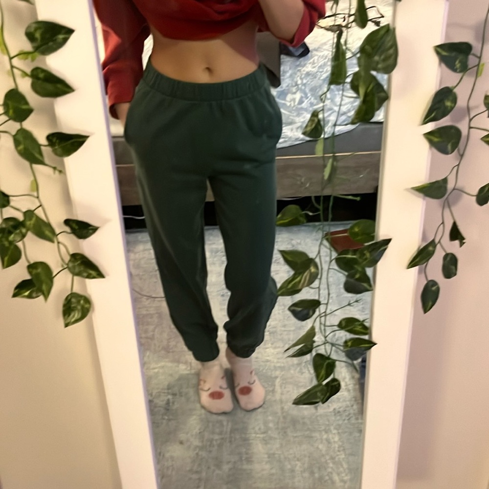 Green hollister joggers, size XS